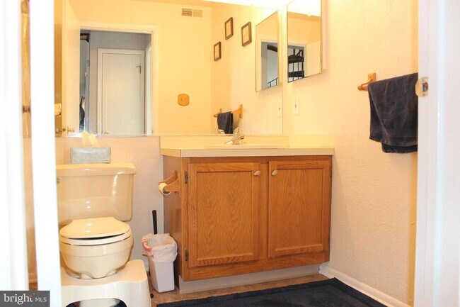 Building Photo - 2915C Auburn Ct