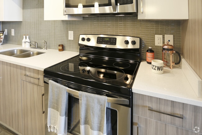 1 BR, 1 BA - 765 SF - The Brady Apartments