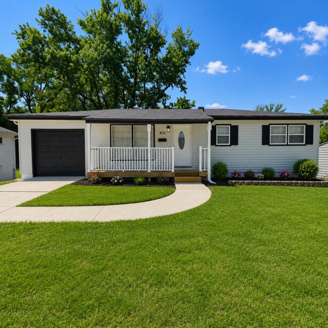 Building Photo - Spacious 3 bedrooms and 2 baths ranch home located on SE Browning St in Lee's Summit, MO