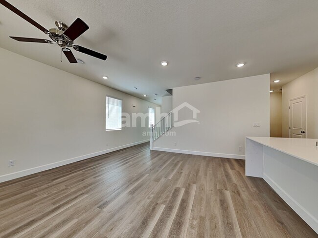 Building Photo - 10328 Medusita St