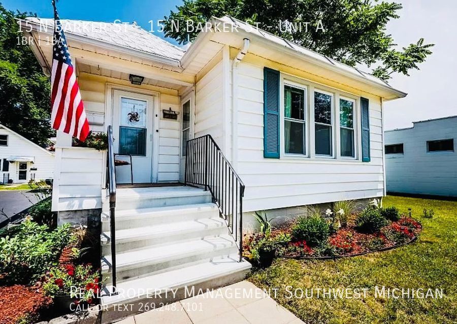 15 N Barker St Unit A, New Buffalo, MI 49117 Room for Rent in New Buffalo, MI