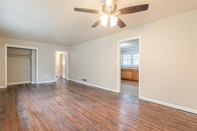 Building Photo - 149 Meadow Park Ln SW