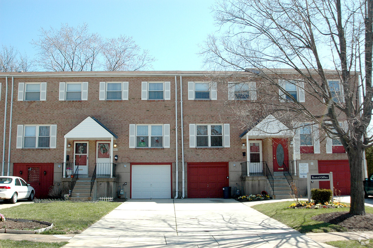 Foto del edificio - Darby Townhouses