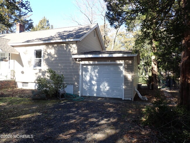 Building Photo - 1490 Davidson Ave
