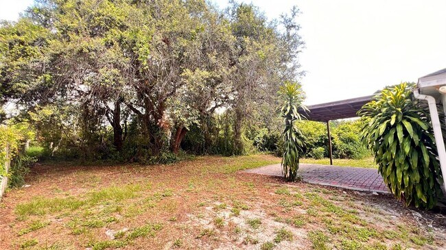 Foto del edificio - 7373 Mardell Ct