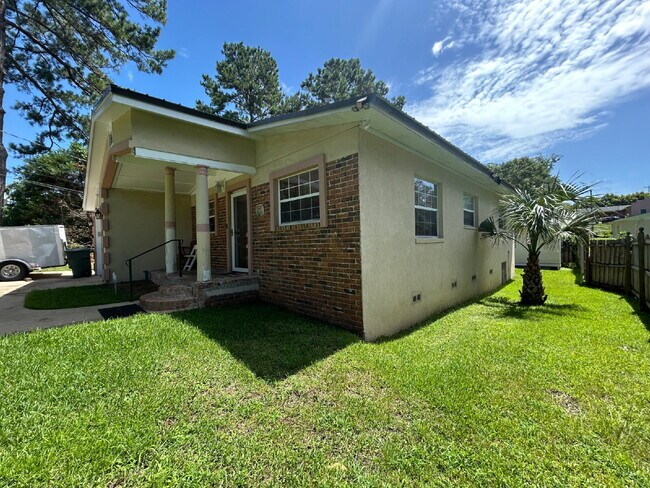 Building Photo - 1103 Calloway St