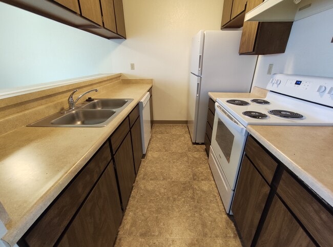 Building Photo - 2070 Bechelli Ln