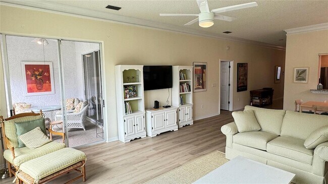 Foto del edificio - 4474 Long Common Ln