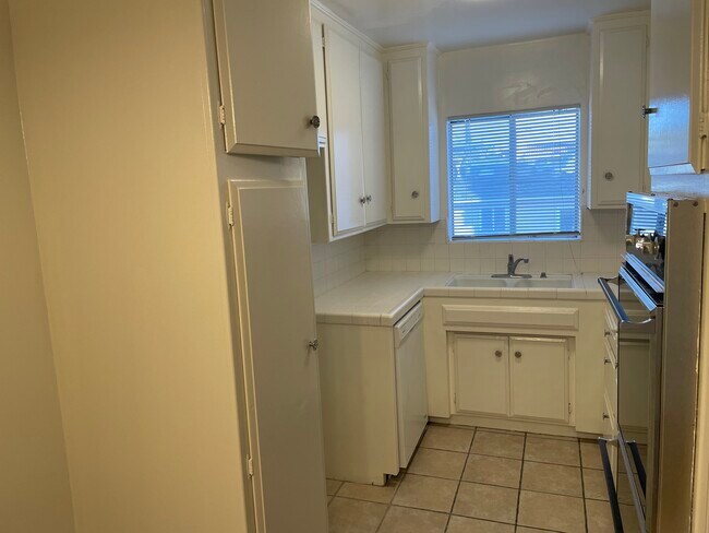Kitchen - 1200 S Wooster St