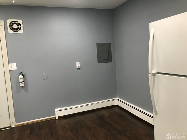 Building Photo - 105 Colletti Ct