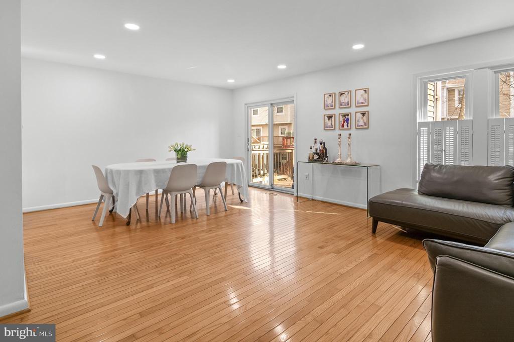 Primary Photo - 6939 Copperbend Ln