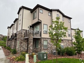 Building Photo - 1612 Castle Creek Cir