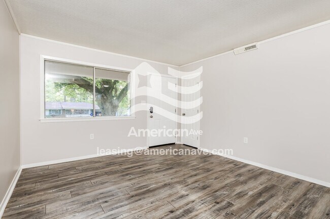 Foto del edificio - 471 Queen Theresa Ln