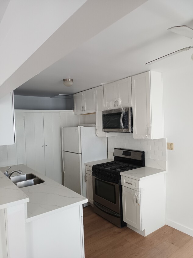 Primary Photo - 554 8th St