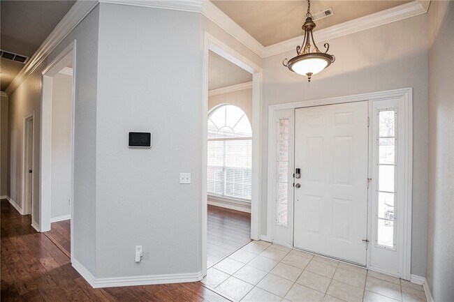 Foto del edificio - 2803 Foxwood Dr