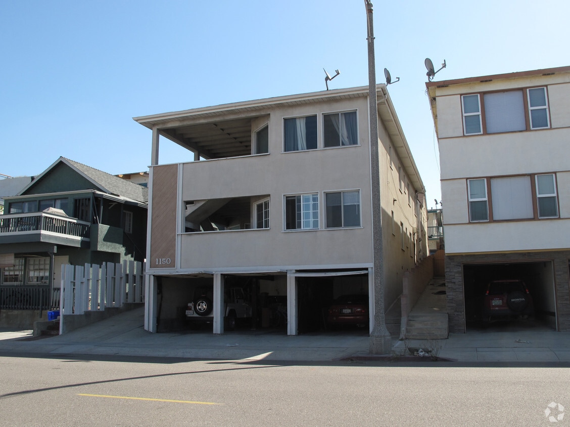 Building Photo - 1150 Manhattan Ave
