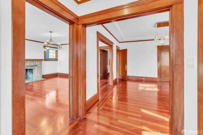 Building Photo - 80 Corona St