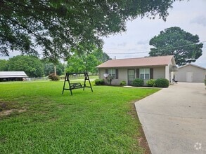 Building Photo - 713 County Rd 606
