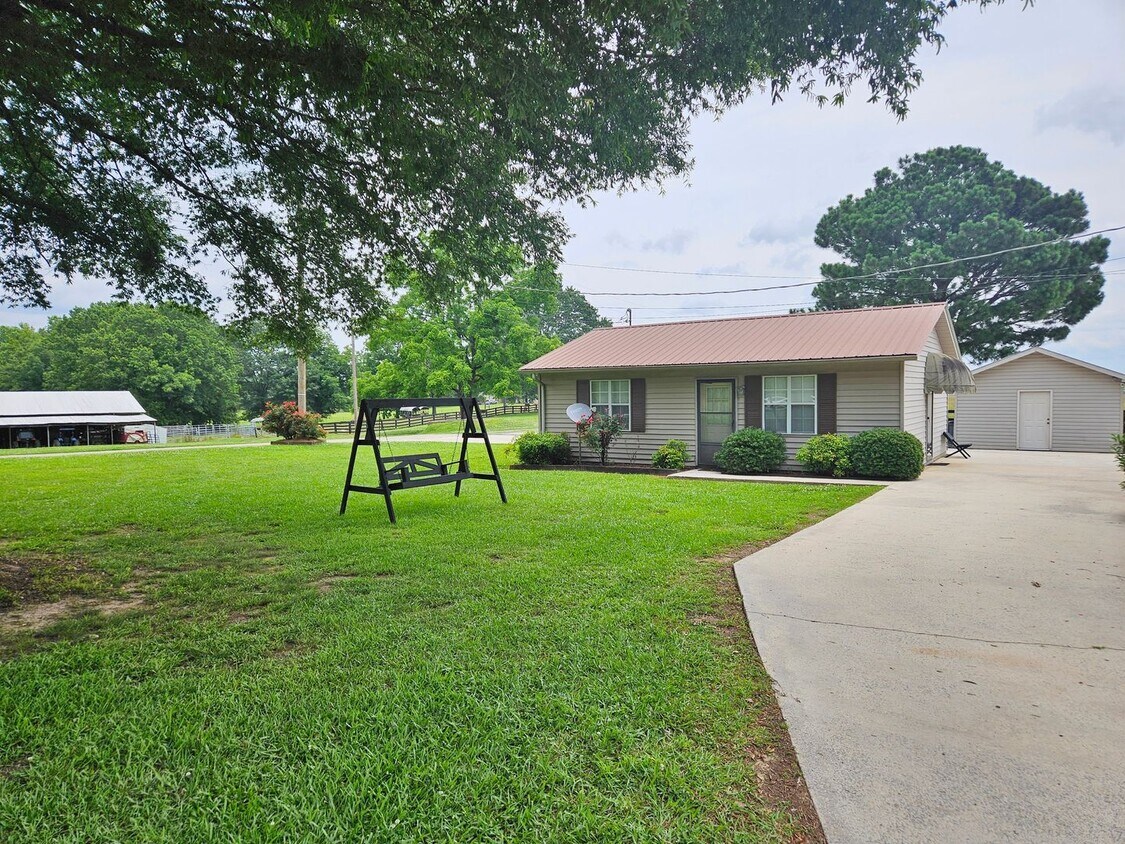 Foto principal - 1 Bedroom, 1 bath House