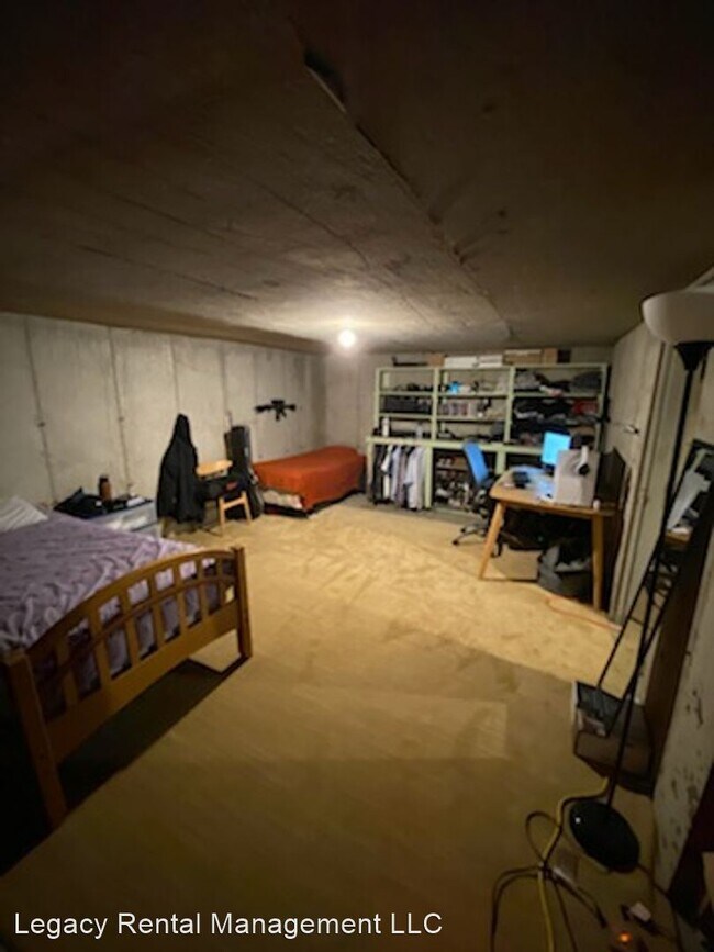 Building Photo - 2 br, 1 bath House - 580 S. 500 E.