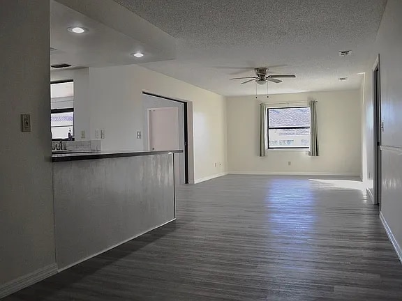 Foto del edificio - 721 Elkhorn Rd