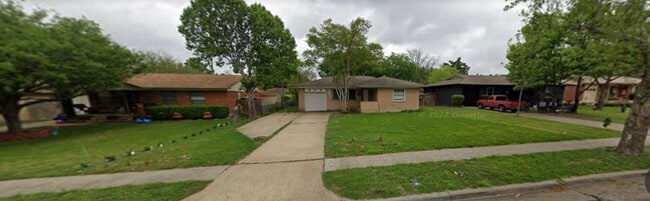 Photo - 430 Jolee St House