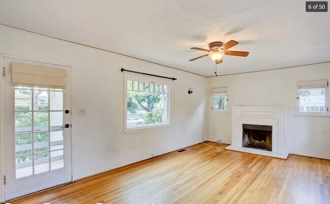 Foto del edificio - Charming 3 bed / 2 bath Home Across from Oak Park!