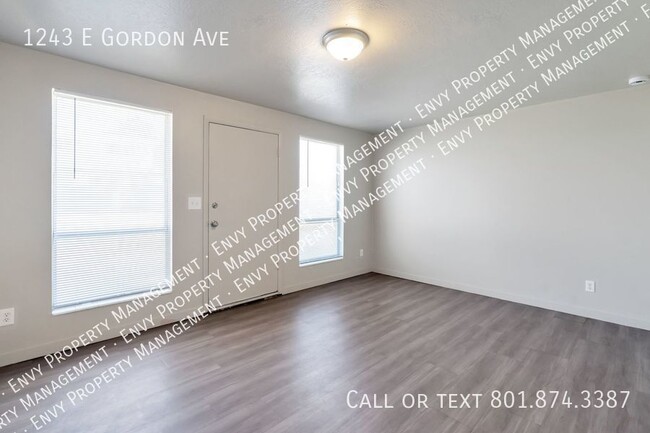 Building Photo - Fantastic Pet-Friendly 2 Bed - 1.5 Bath To...