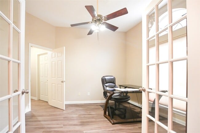 Building Photo - 203 Colony Creek Dr