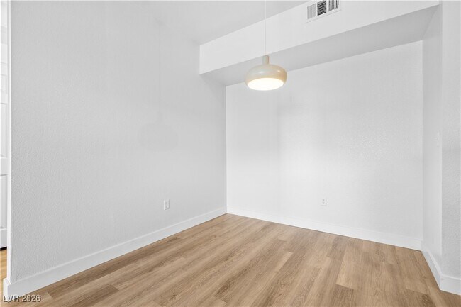 Building Photo - 6955 N Durango Dr