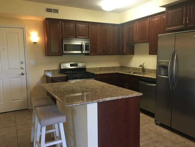 Foto del edificio - 3400 N Old Arlington Heights Rd