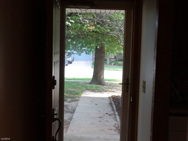 Foto del edificio - 8912 W Jamesburg St