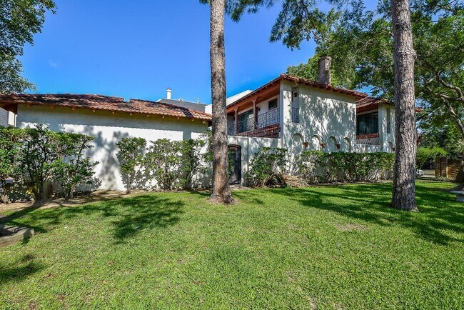 Building Photo - 9703 Briar Forest Dr