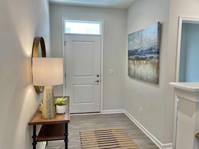 Foto del edificio - Beautiful 4 Bedroom/2.5 Bathroom home loca...