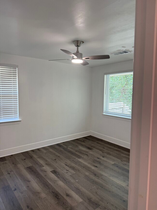 Foto del edificio - 961 Eastside Dr SE