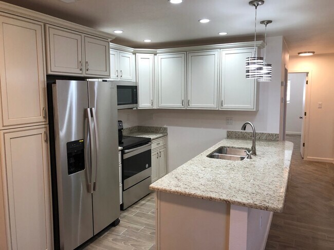 Foto del edificio - Beautiful Duplex!