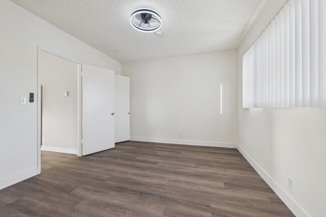 Foto del edificio - Cedar Court Apartments