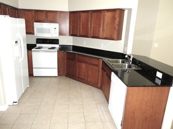 Building Photo - 6821 Aramon Ct
