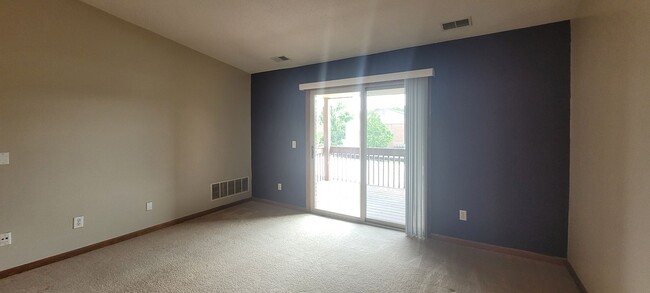 Building Photo - Two Bedroom Condo in Stadium Meadows!