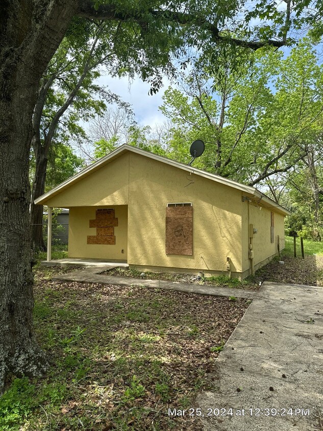 Primary Photo - 1038 Woodstock Ave