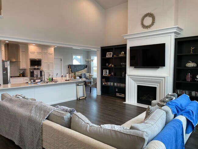 Building Photo - 2111 Buffalo Trail Dr