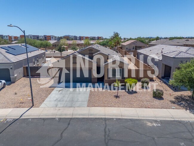 Foto del edificio - Low Maintenance Home Centrally Located