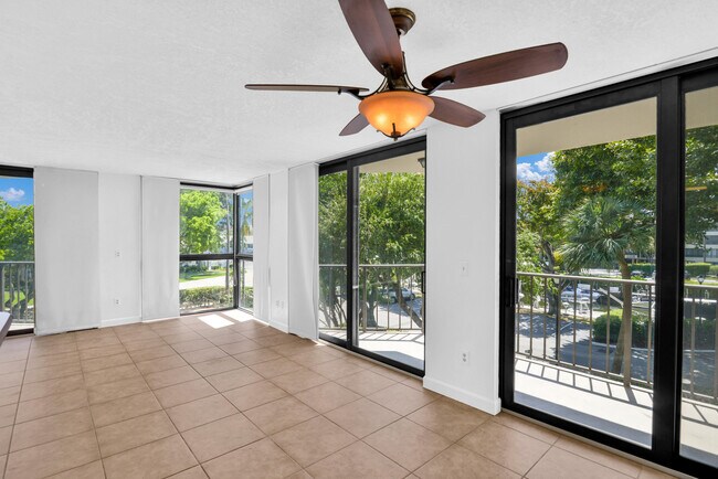 Foto del edificio - 859 Jeffery St
