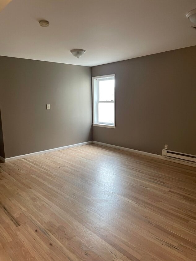 Primary Photo - 11 Terrace Ave