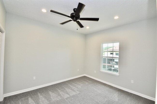 Building Photo - 111 Big Deer Dr