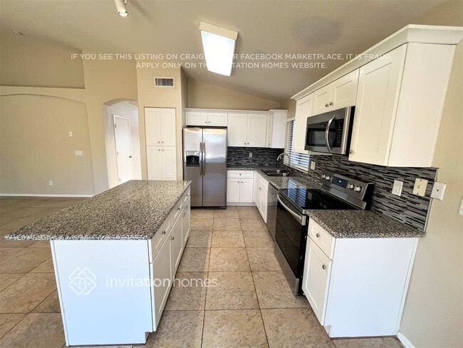 Building Photo - 13391 W Ironwood St