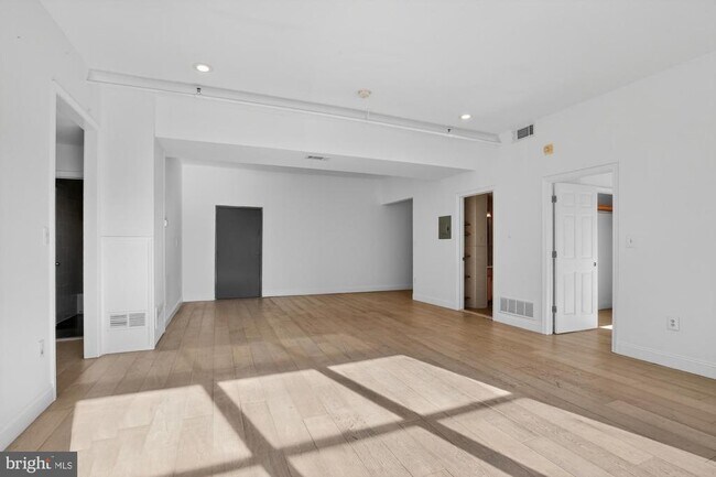 Foto del edificio - 301 Spring Garden St