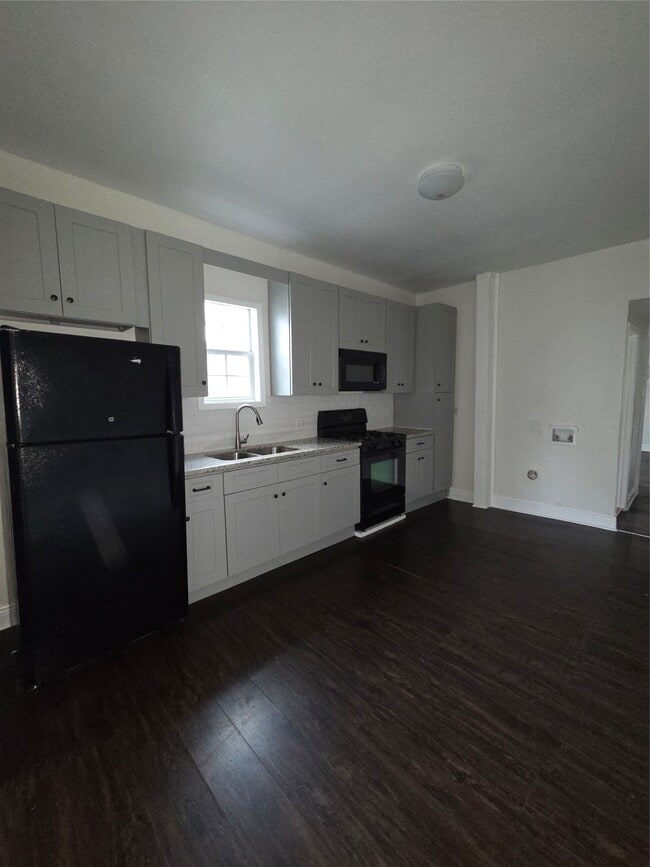 Foto del edificio - 7902 Hudson St