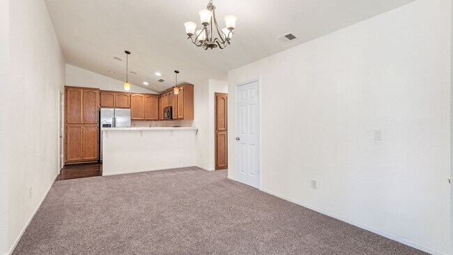 Foto del edificio - 5710 Fox Creek Dr