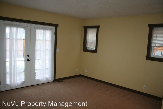 Building Photo - 2 br, 1.5 bath House - 2575 N 13th St #4